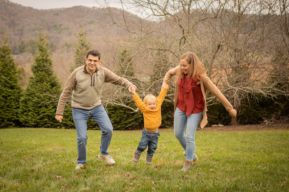 Cute Kids Family Photoshoot | Asheville Family PHotographer