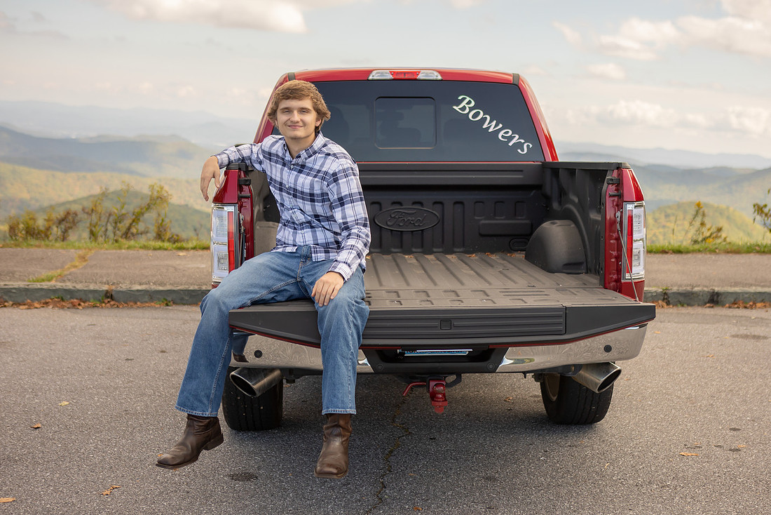 Blue Ridge Parkway Senior Pictures with Truck | Asheville Photographer