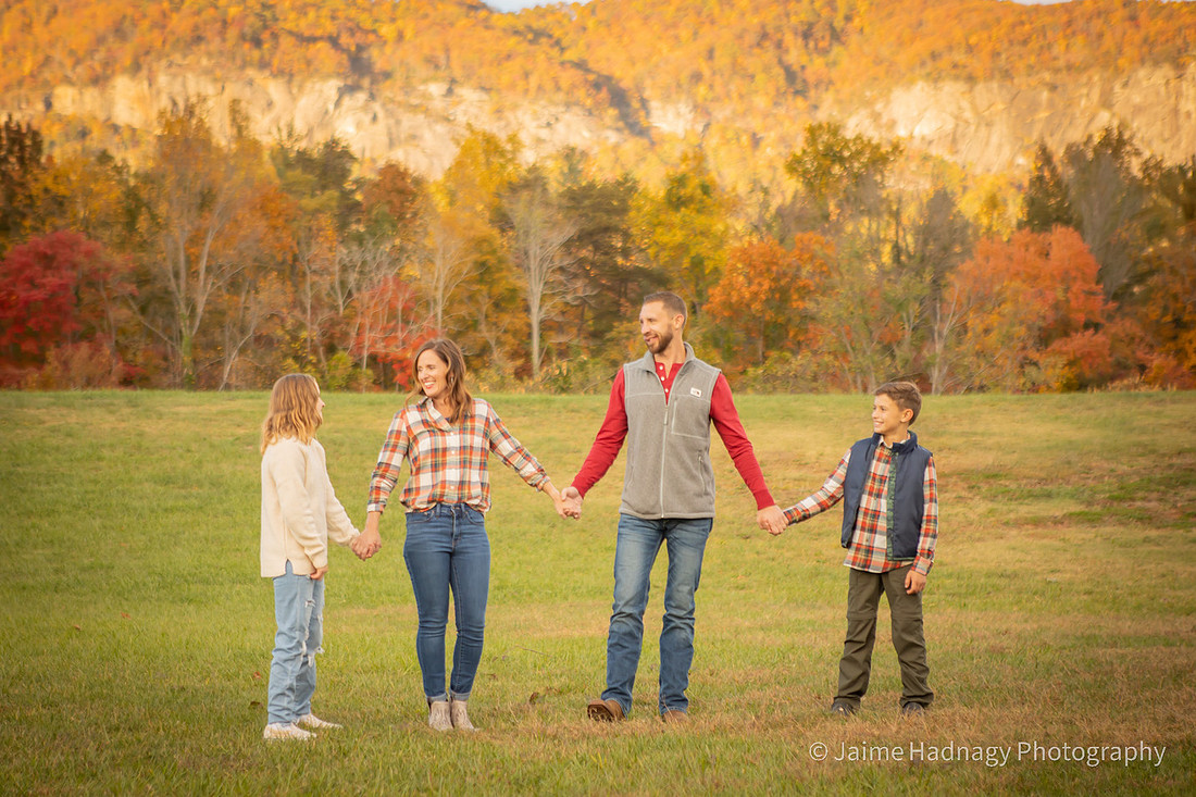 Cute Outdoor Family Photo Session at Lake Lure | NC Photographer