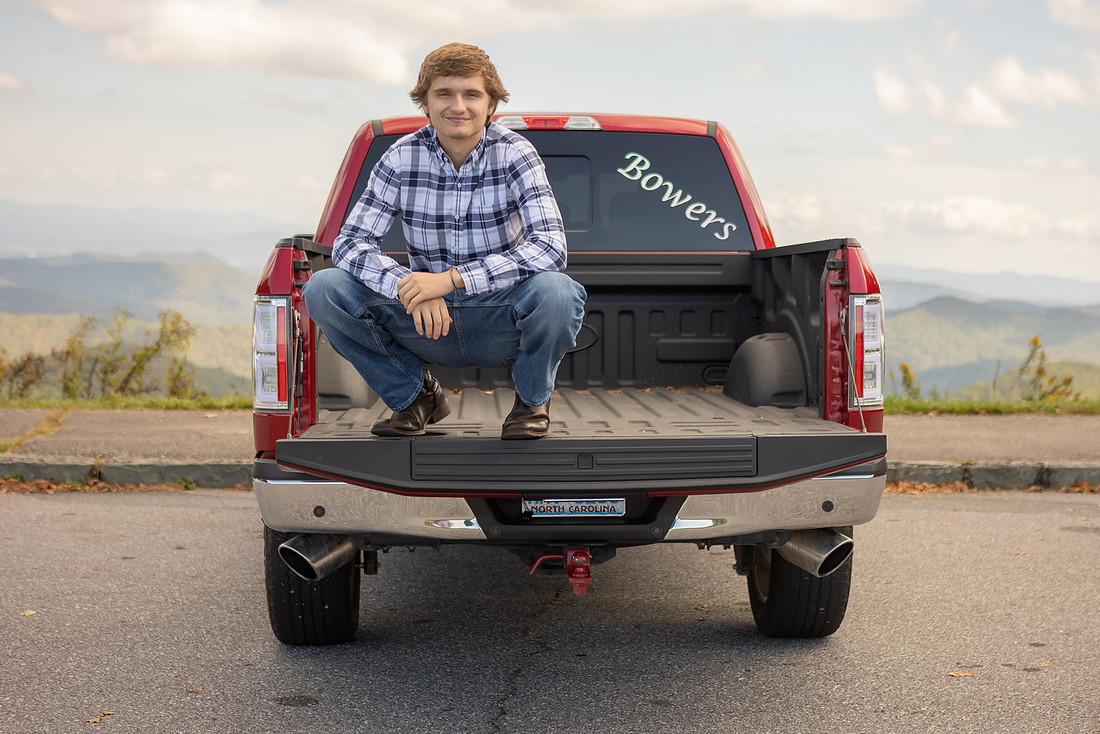 Blue Ridge Parkway Senior Pictures with Truck | Asheville Photographer