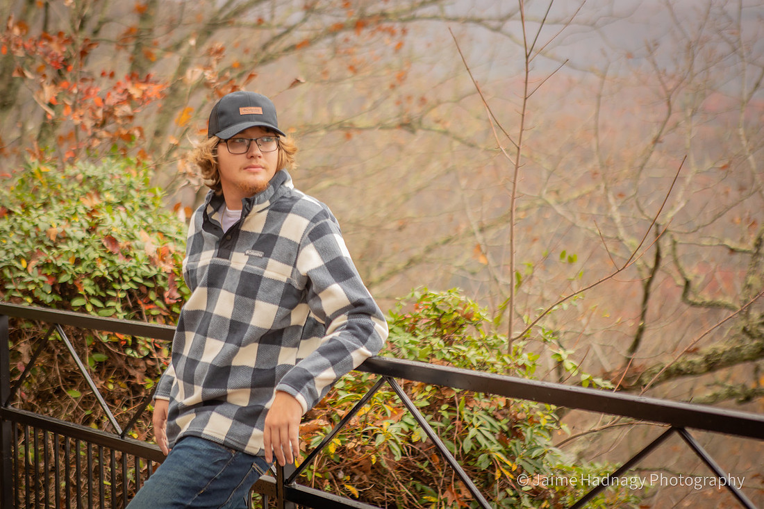 Senior Photo Shoot Outdoors | Hendersonville Portrait Photographer