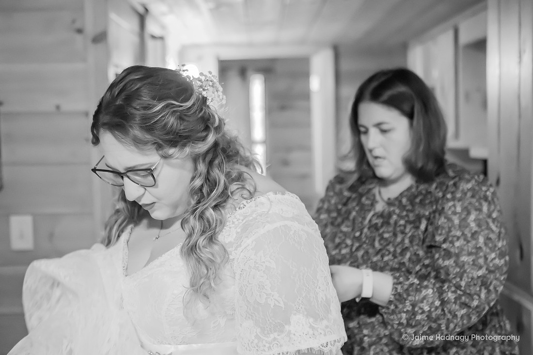 Getting ready wedding photos | Asheville Photographer
