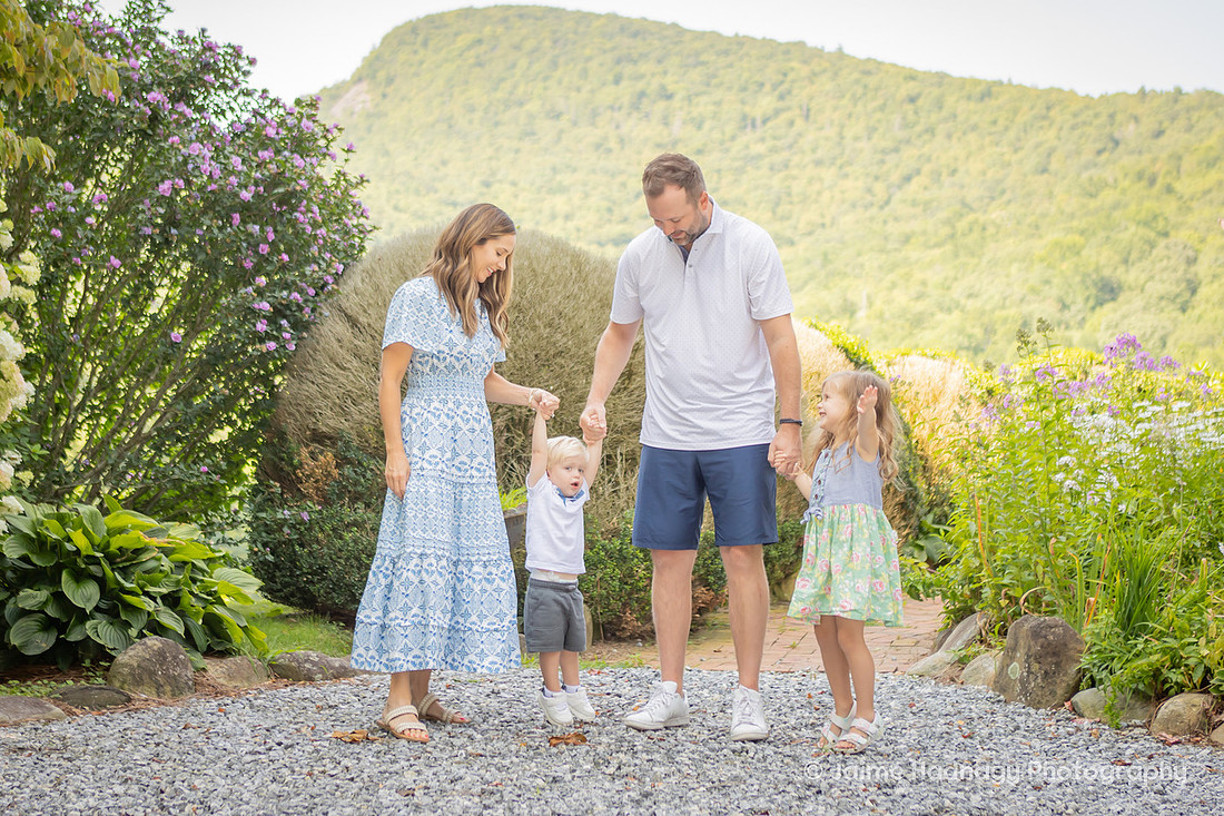 Outdoor Family Photos in the Mountains | Western NC Photographer