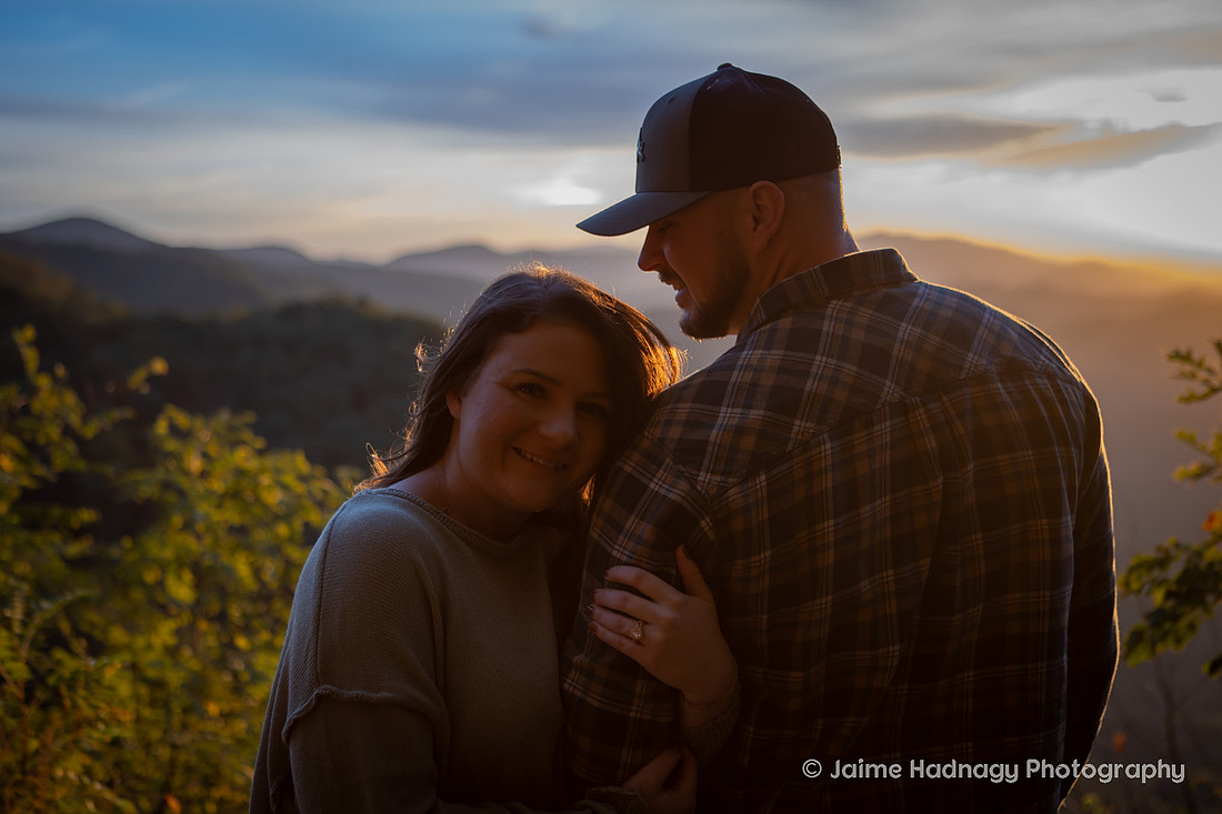 Sunrise Propossal in the Mountains | Pretty Place Engagement Photographer