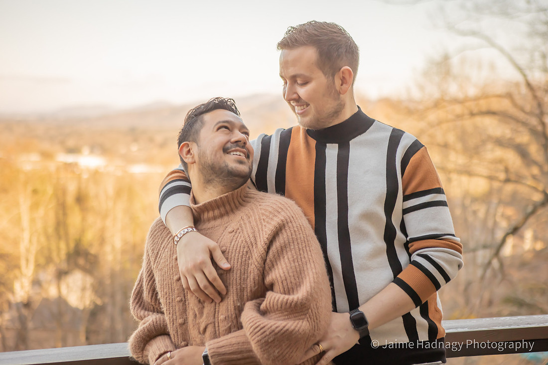 AirBNB Christmas Photos | Asheville Family Photographer