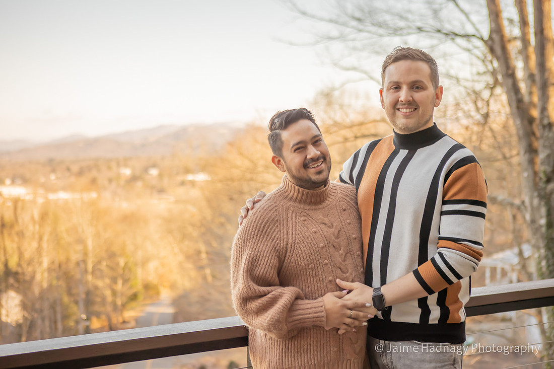 AirBNB Christmas Photos | Asheville Family Photographer