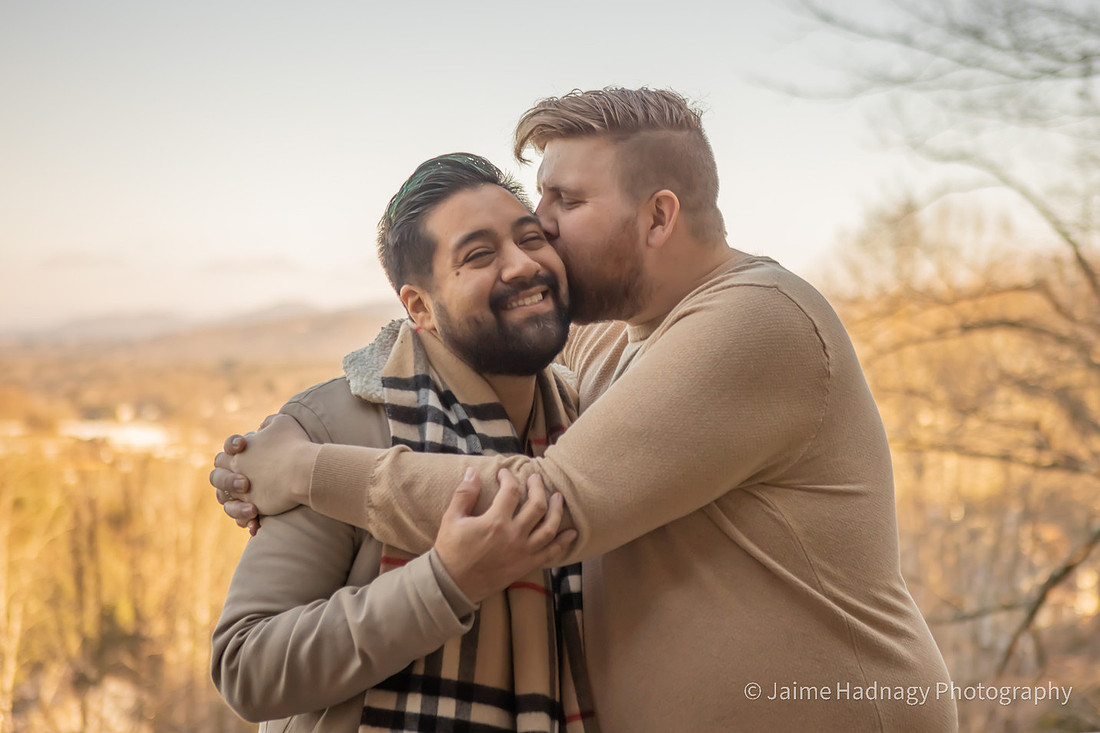 AirBNB Christmas Photos | Asheville Family Photographer