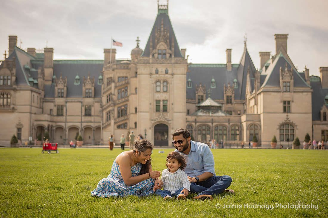 Family Photography in front of the Biltmore House
