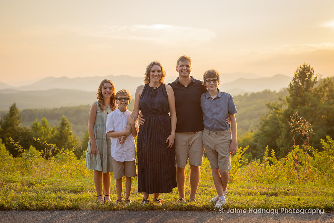 Extended Family Reunion Photos in the Mountains | Asheviile Family Photographer