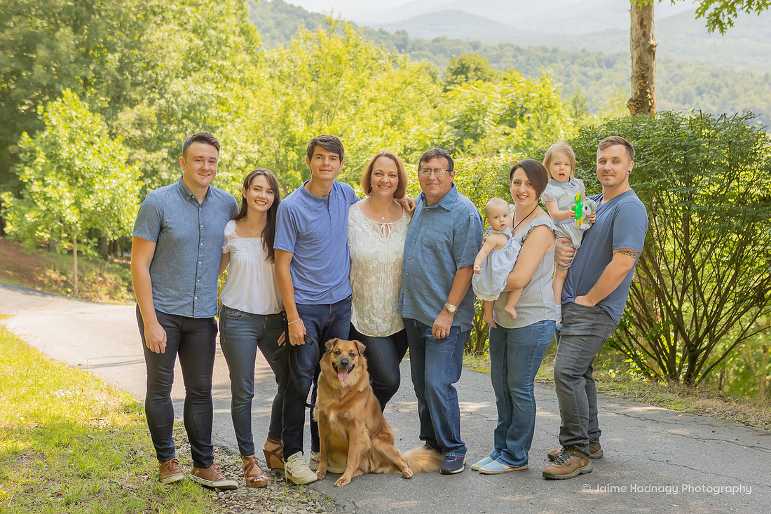 Extended Family Photo Shoot With Babies and a Dog