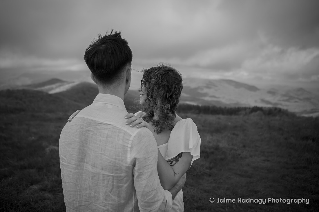 COuples Photos in the mountains of NC | Asheville Engagement Photographer