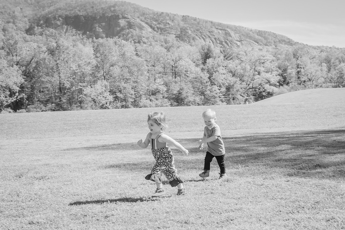 Outdoor Family Photos at Lake Lure NC | Black Mountain Photographer