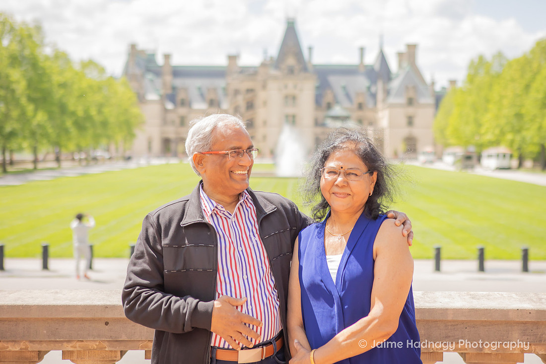 Springtime Anniversary Photos at The Biltmore | Asheville Couples Photographer