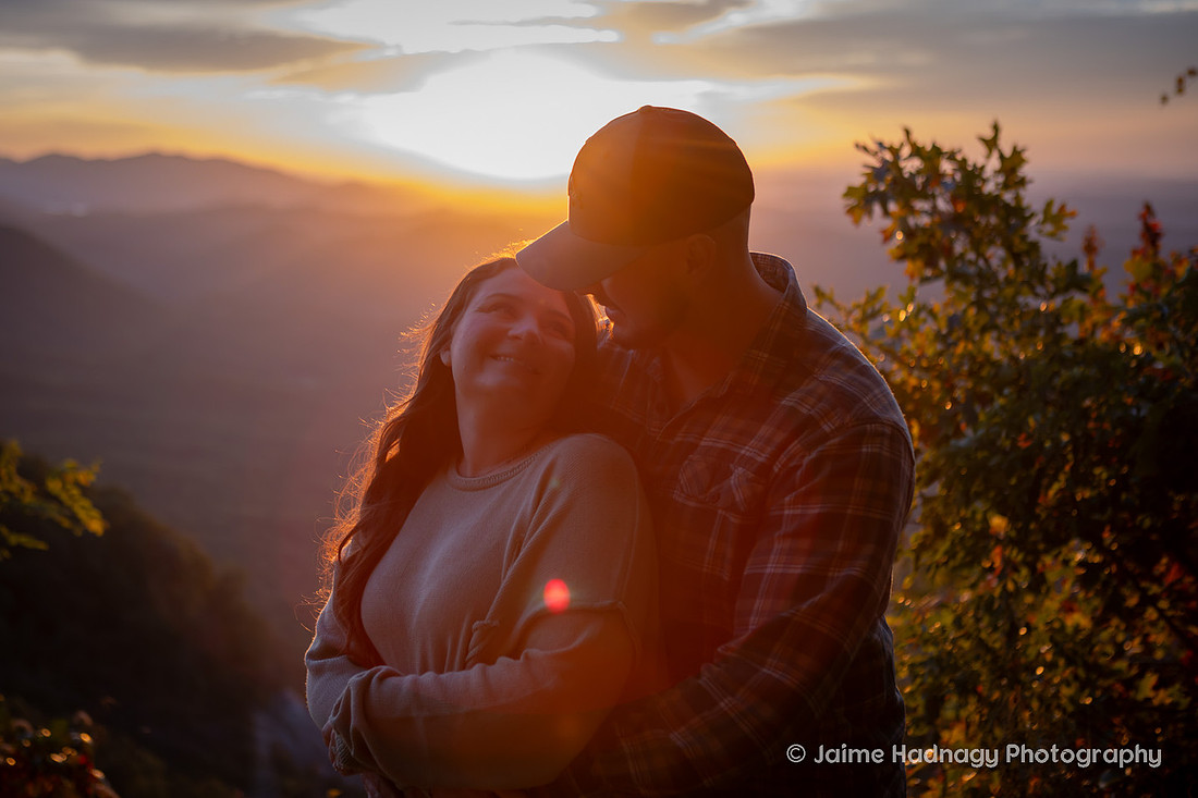 Sunrise Propossal in the Mountains | Pretty Place Engagement Photographer