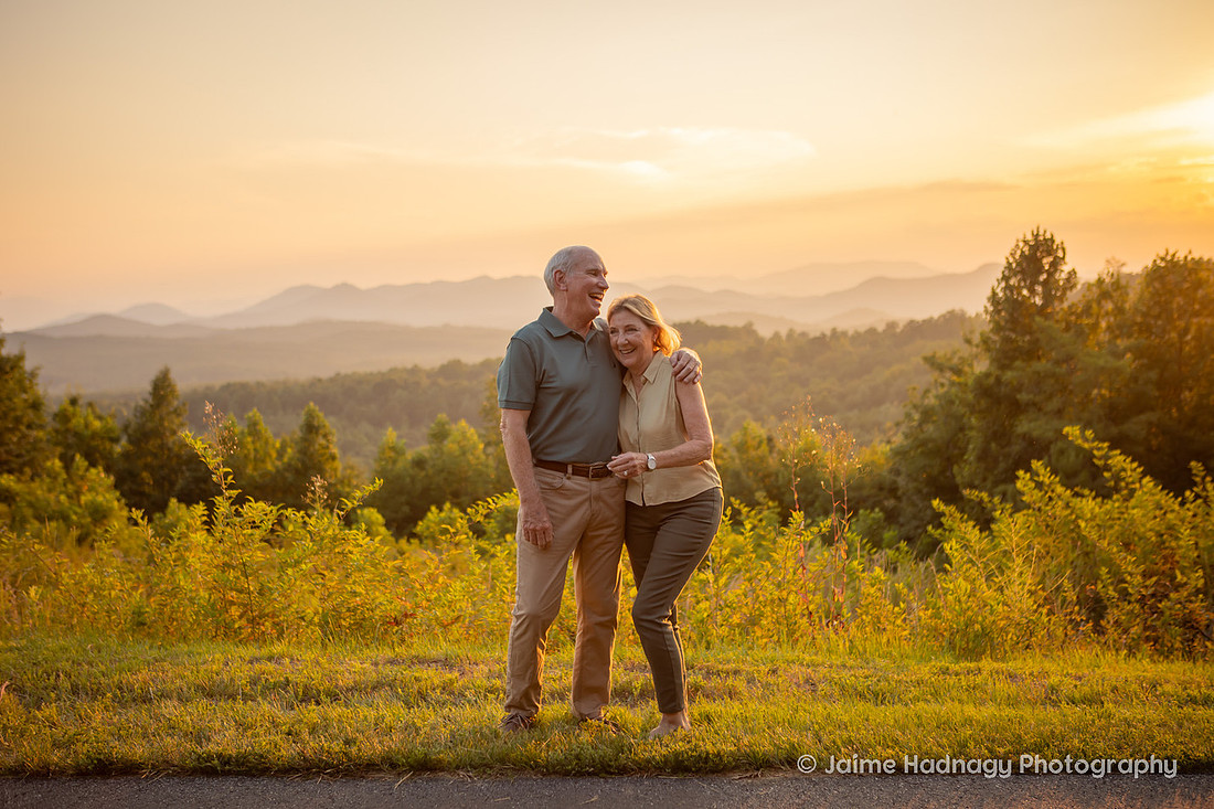 Extended Family Reunion Photos in the Mountains | Asheviile Family Photographer