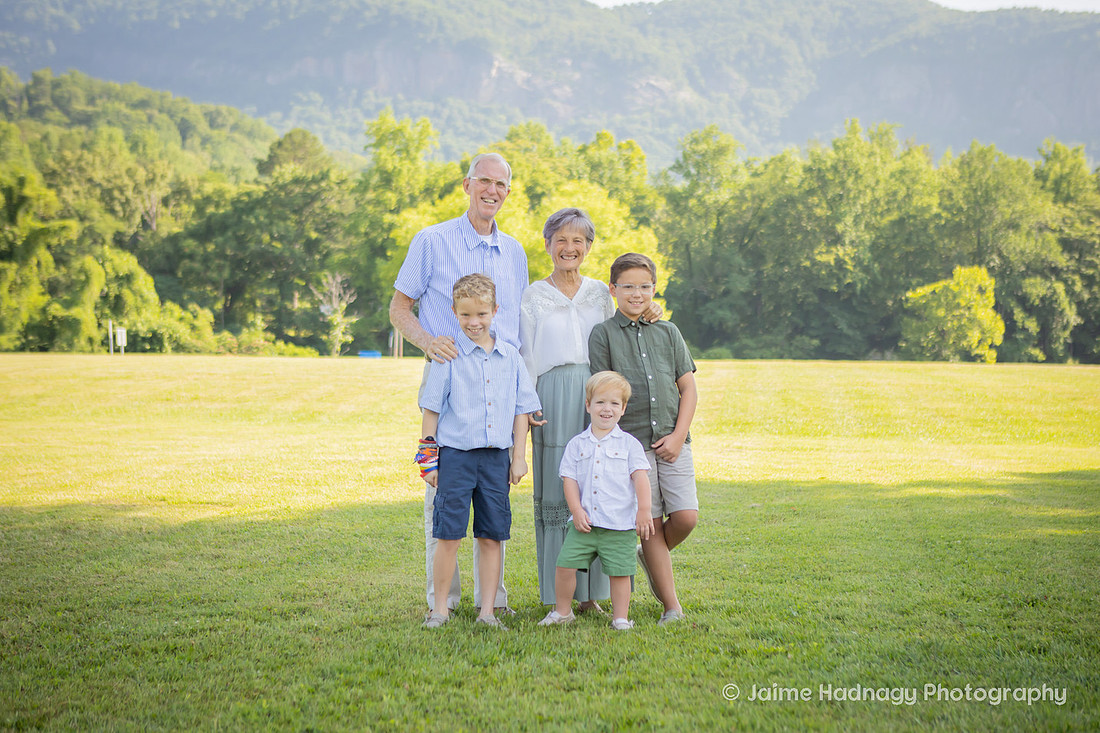 Asheville Family Photographer in Lake Lure Mountain Portraits with kids and extended family