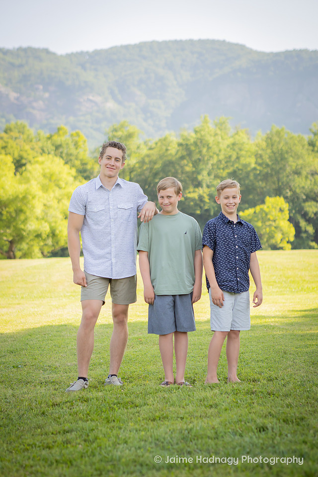 Asheville Family Photographer in Lake Lure Mountain Portraits with kids and extended family