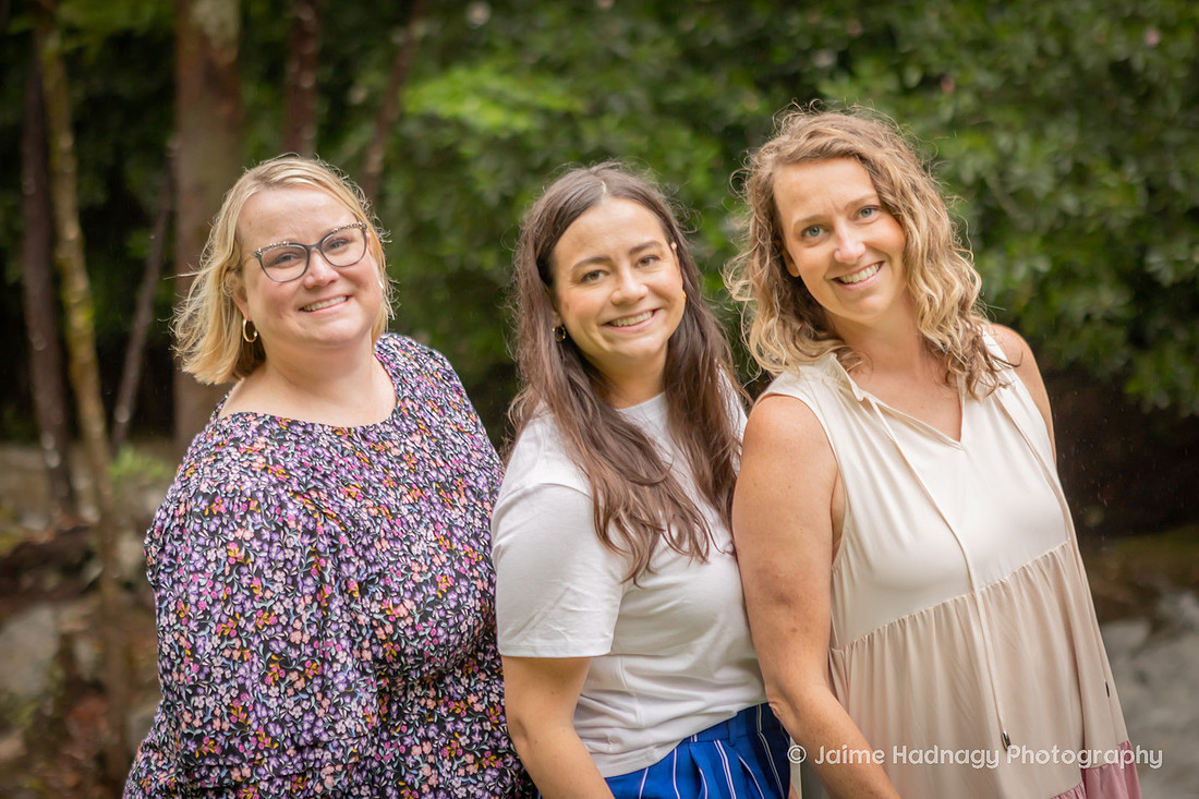 Relaxed Casual Extended Family Photography | Hendersonville NC Photographer