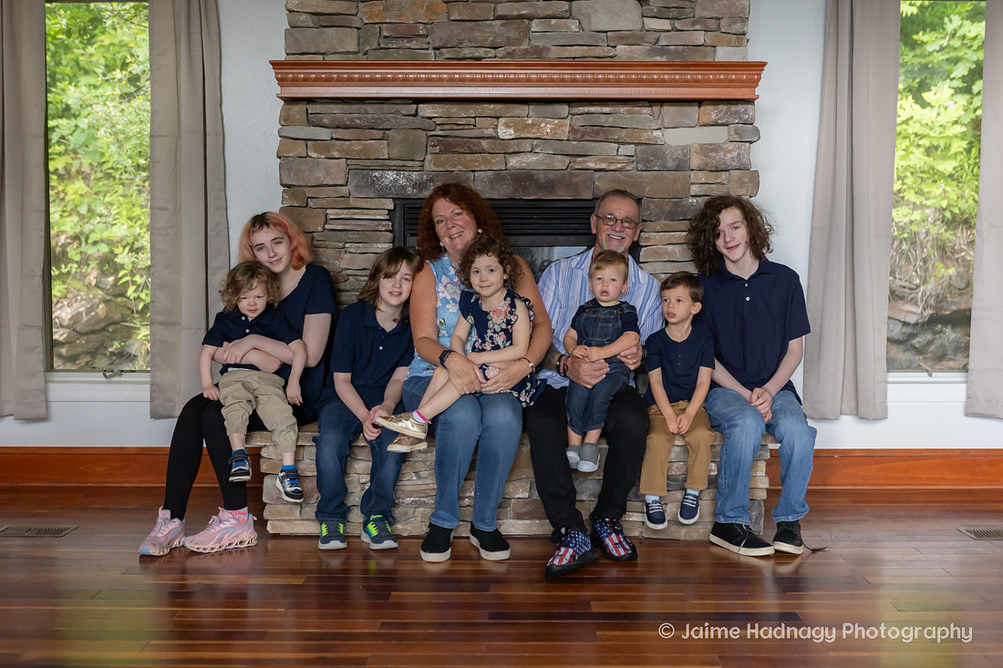 Extended Family Photos at Mountain Vacation Home in Black Mountain, NC | Asheville Photographer