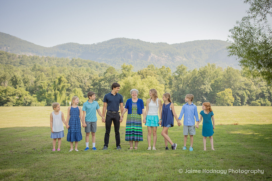 Extended Family Photos at Morse Park in Lake Lure | Asheville Photographer