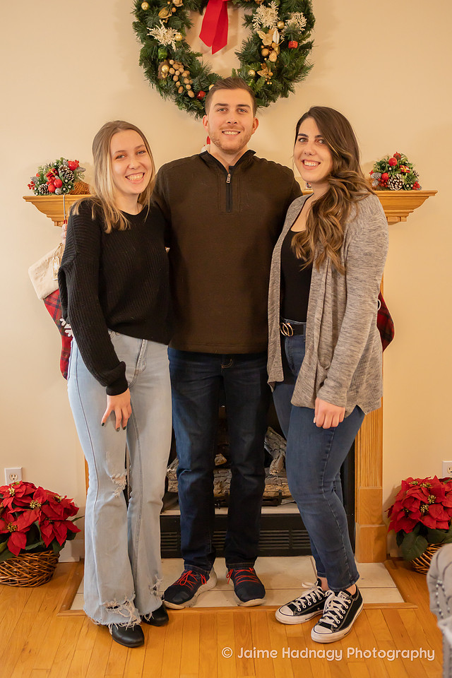 At Home Holiday Family Photos | Asheville Photographer