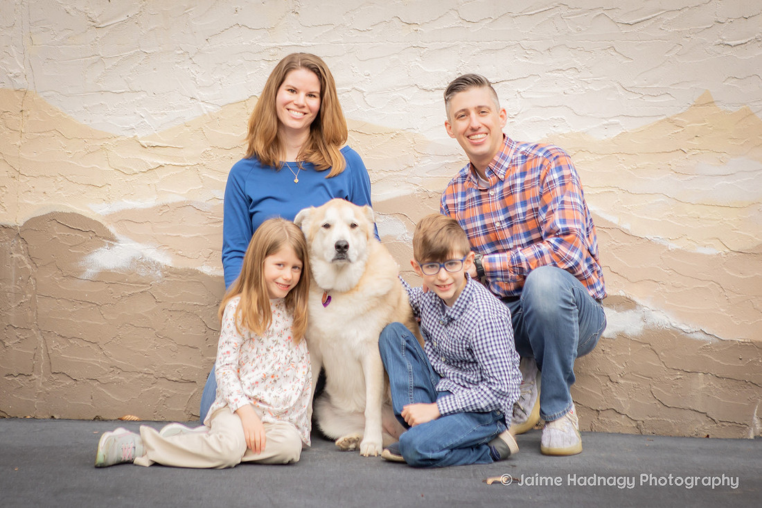 Outdoor Extended Family Photos at Your Home | Asheville Photographer