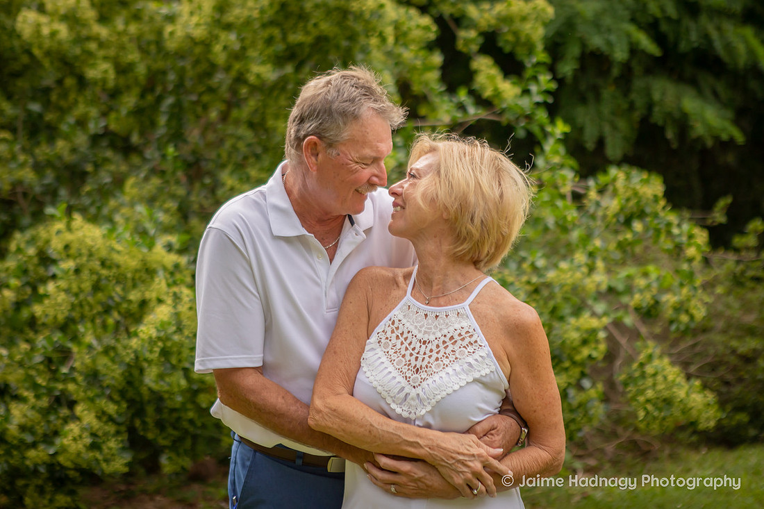 Outdoor Extended Family Photos | Asheville Photographer