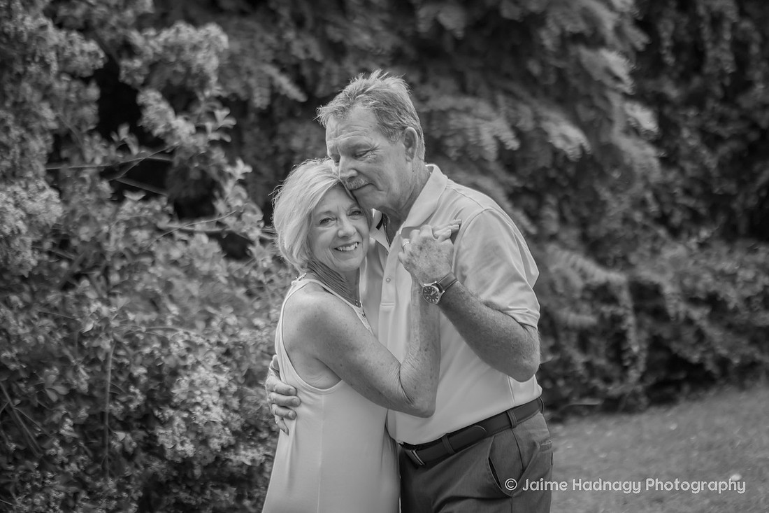 Outdoor Extended Family Photos | Asheville Photographer