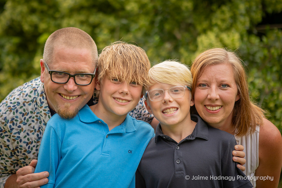 Outdoor Extended Family Photos | Asheville Photographer