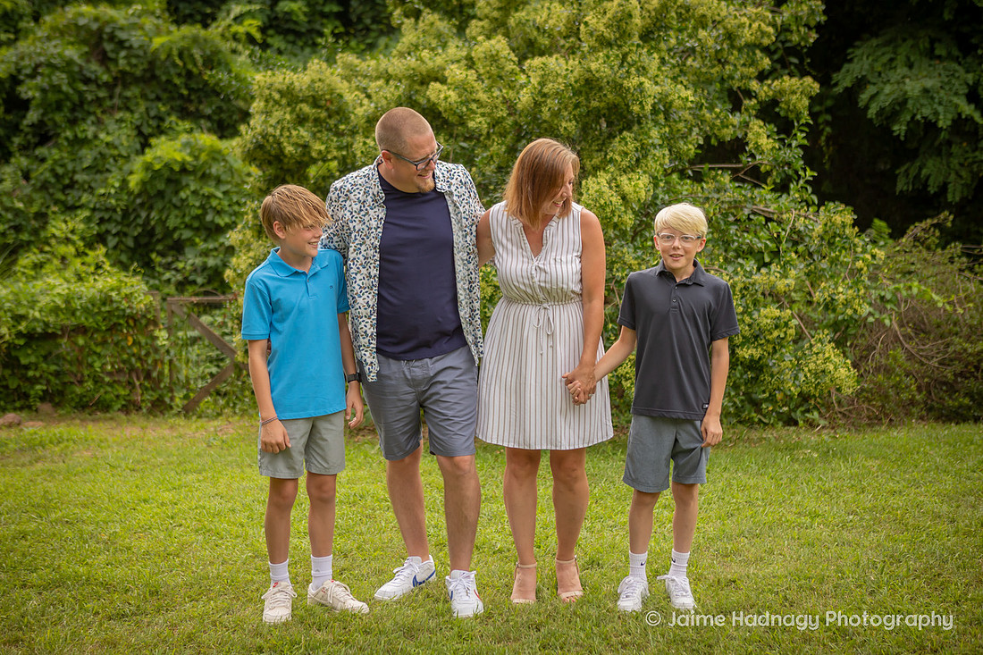 Outdoor Extended Family Photos | Asheville Photographer