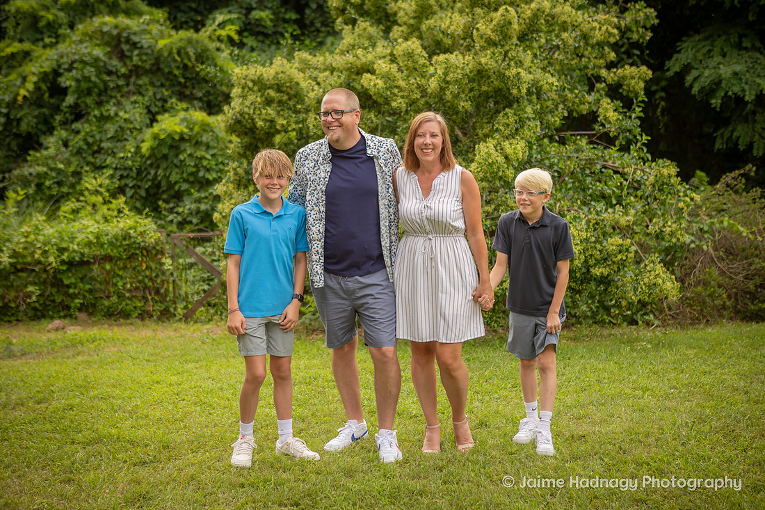 Outdoor Extended Family Photos | Asheville Photographer