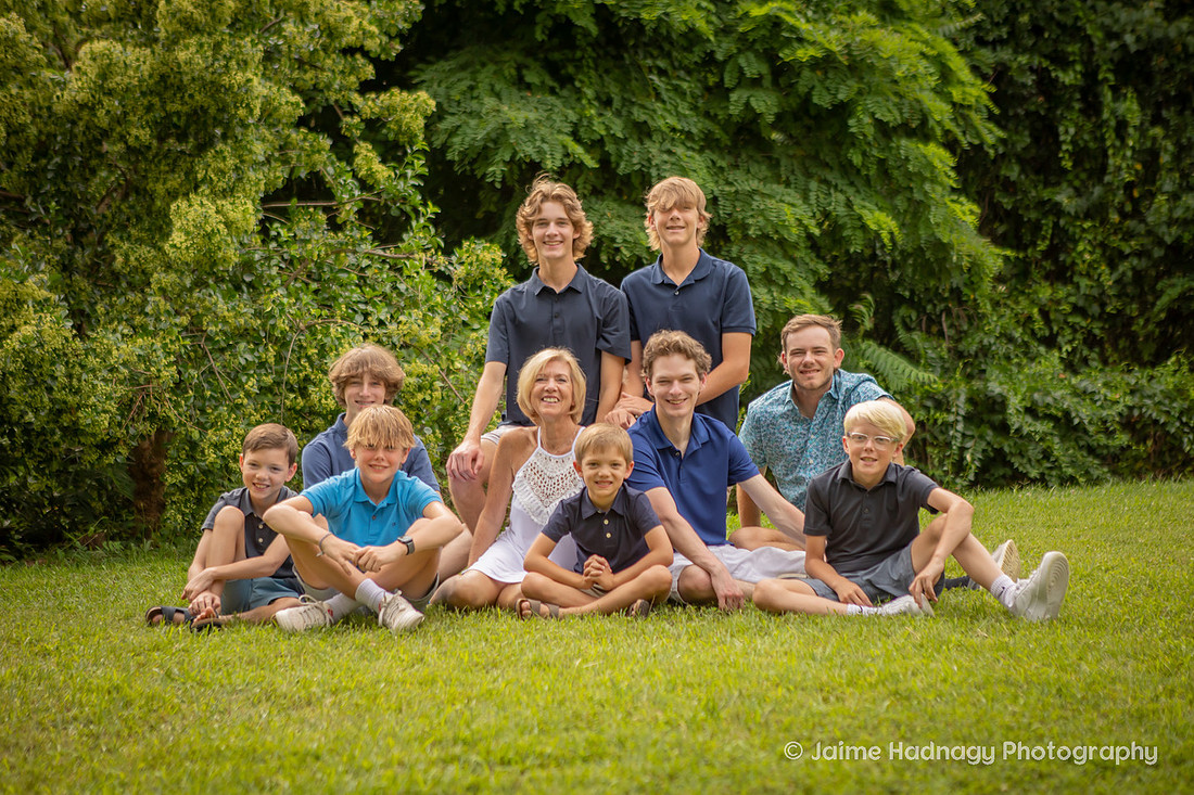 Outdoor Extended Family Photos | Asheville Photographer