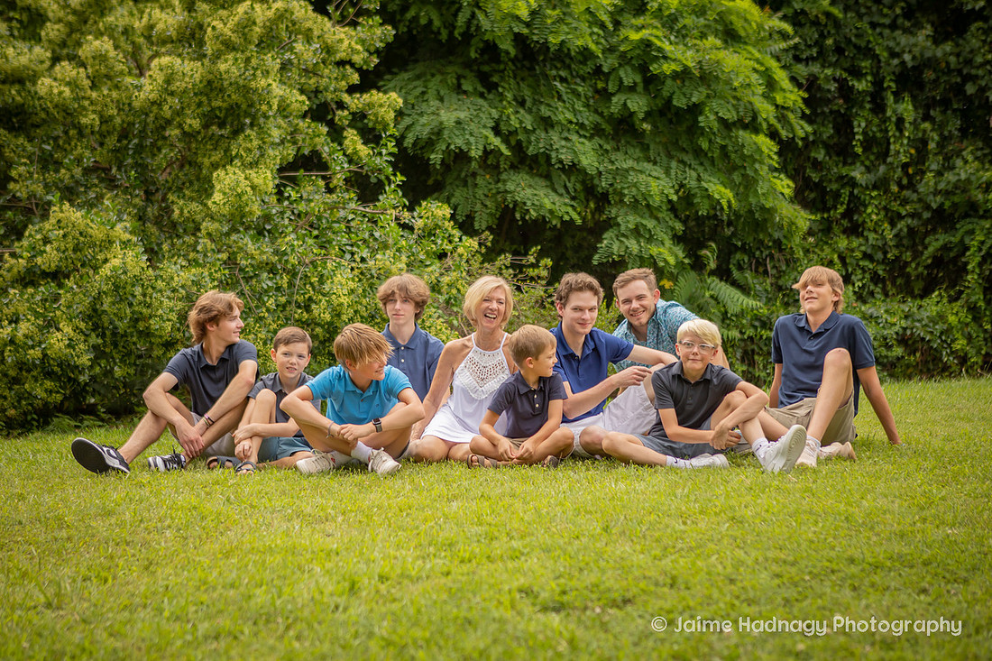 Outdoor Extended Family Photos | Asheville Photographer
