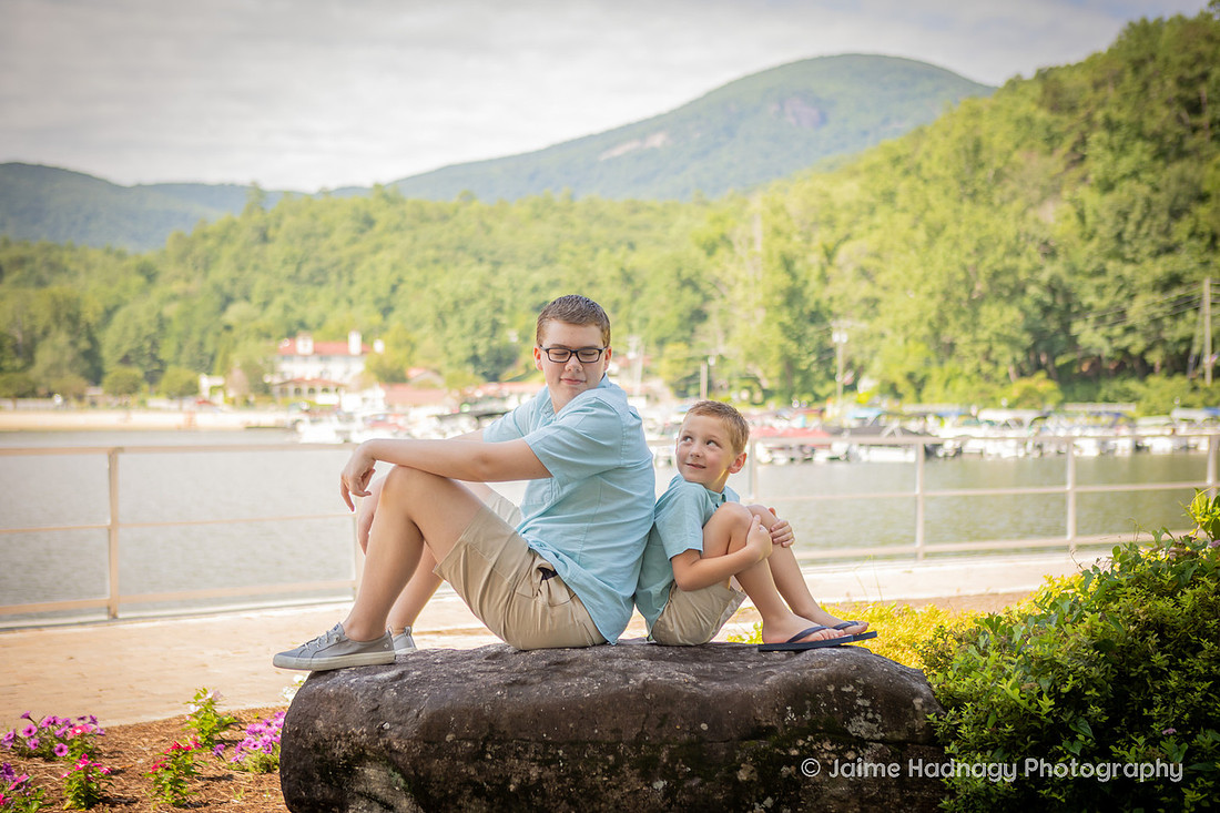 Fun Family Photoshoot in Lake Lure NC
