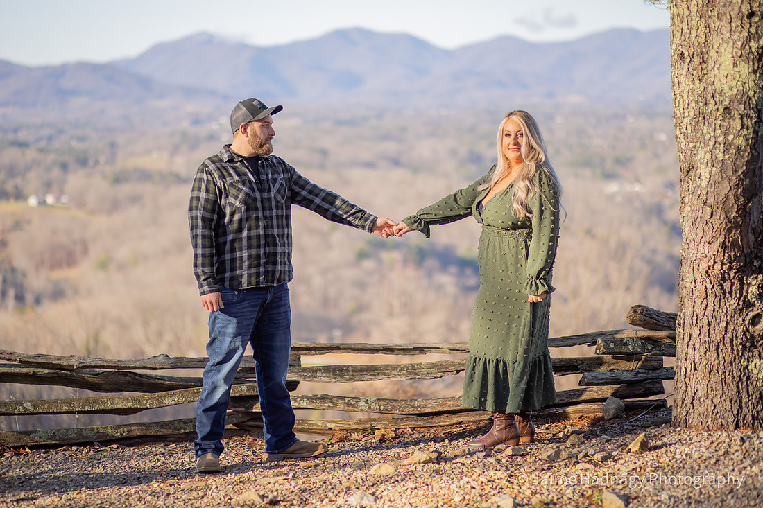 Beautiful Engagement Photos in the Mountains | Asheville Photographer