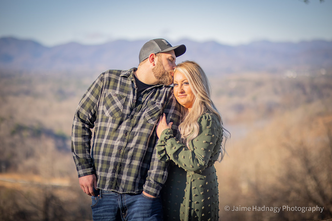 Beautiful Engagement Photos in the Mountains | Asheville Photographer