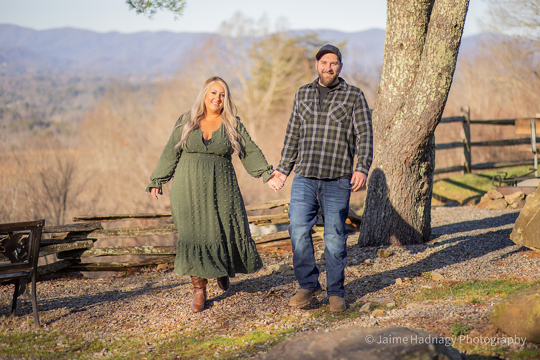 Beautiful Engagement Photos in the Mountains | Asheville Photographer
