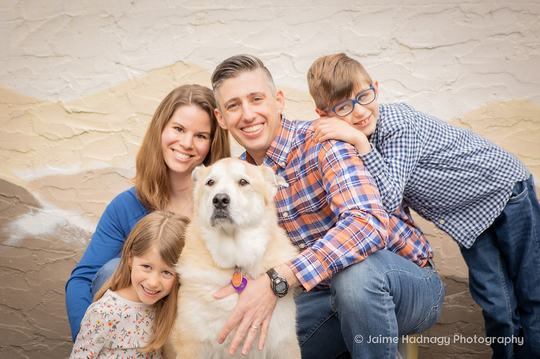 Outdoor Extended Family Photos at Your Home | Asheville Photographer