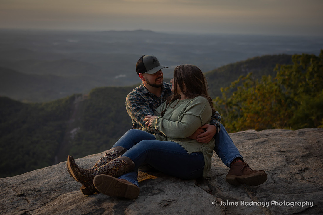 Sunrise Propossal in the Mountains | Pretty Place Engagement Photographer