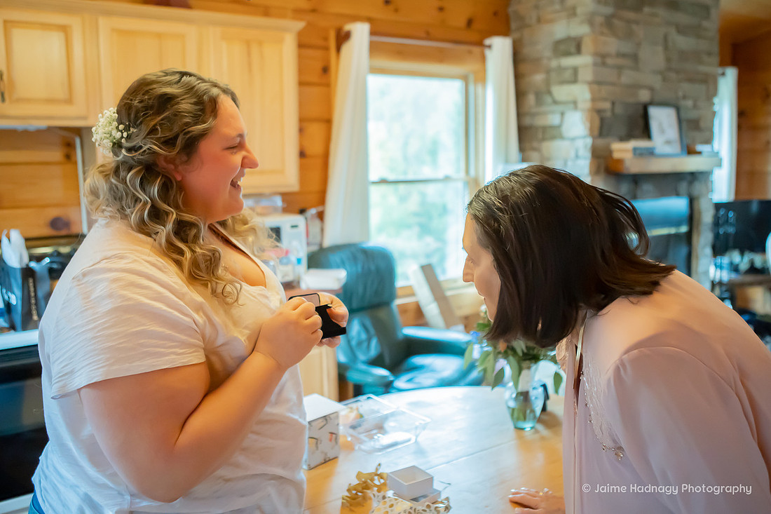 Getting ready wedding photos | Asheville Photographer