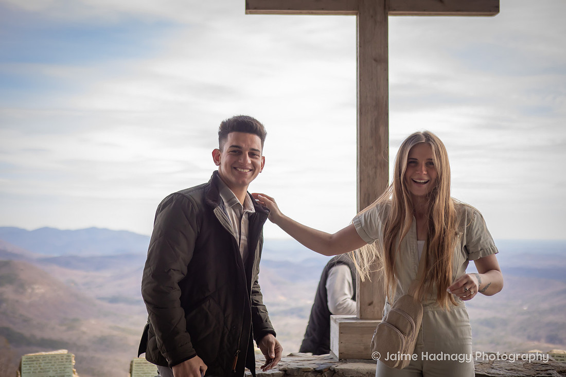 Surprise Proposal at Pretty Place with Professional Photographer