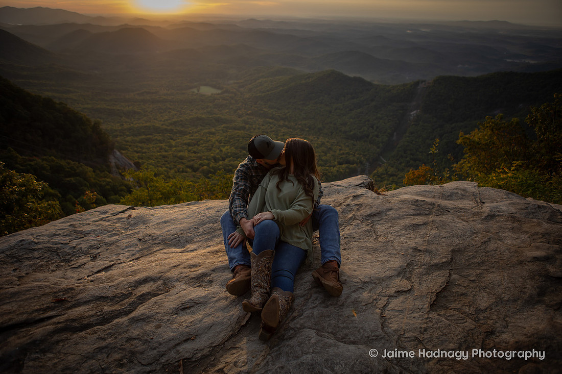 Sunrise Propossal in the Mountains | Pretty Place Engagement Photographer