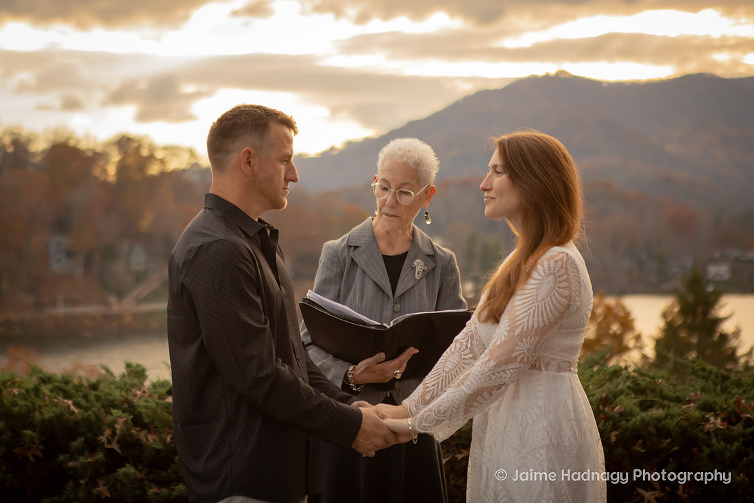 Wedding at Inspiration Point at Lake Junaluska | Asheville Elopement Photographer