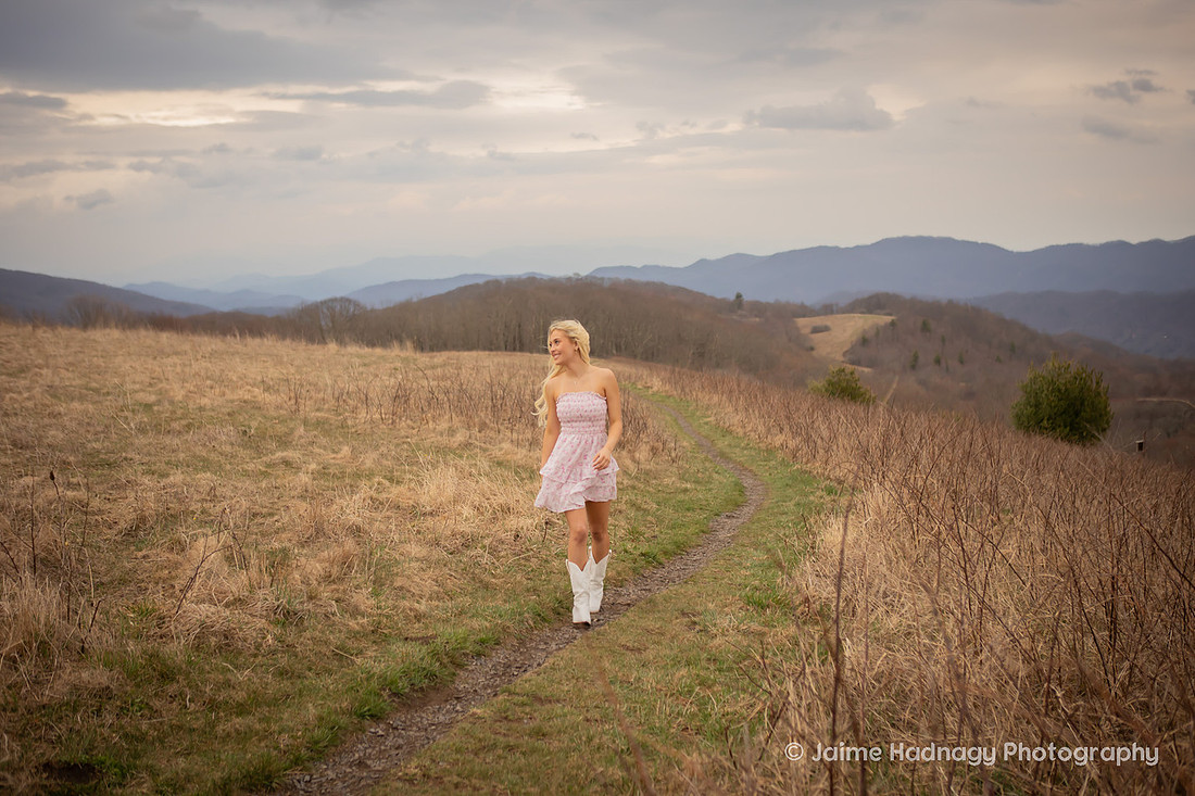 Senior Pictures in the Mountains of Western NC | Asheville Portrait Photographer