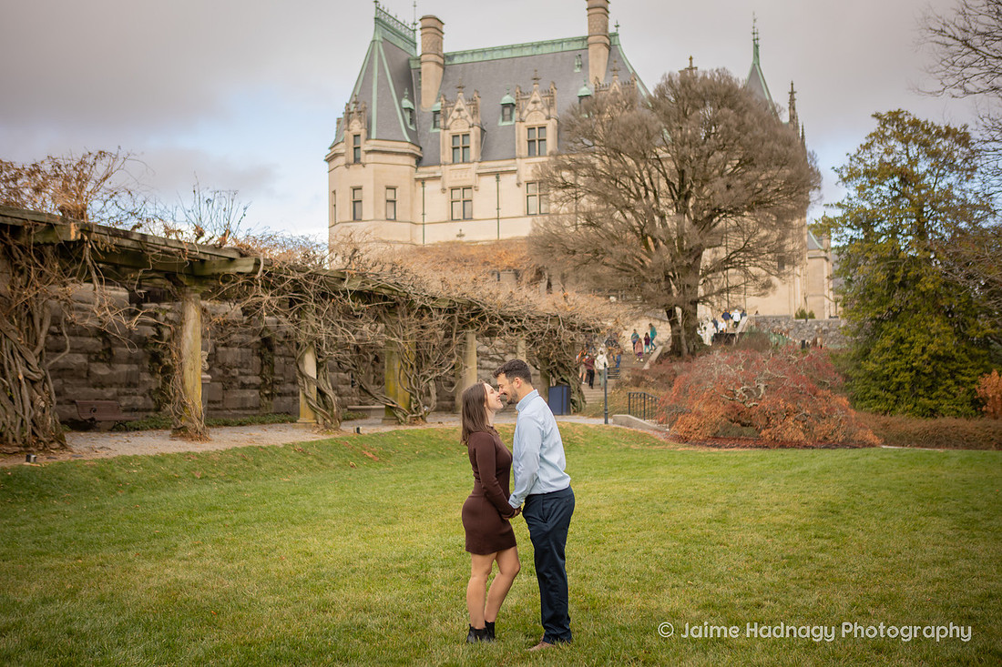 Beautiful Fall Engagement Photos at Biltmore Estate | Asheville Photographer