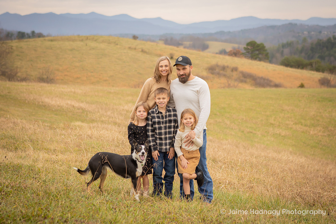 Outdoor Fun Family Portrait Session