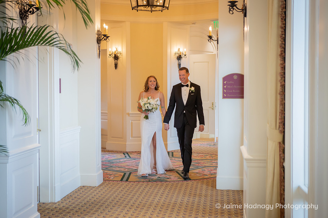 Getting Ready Wedding Photos at The Inn at Biltmore Estate | Asheville Photographer