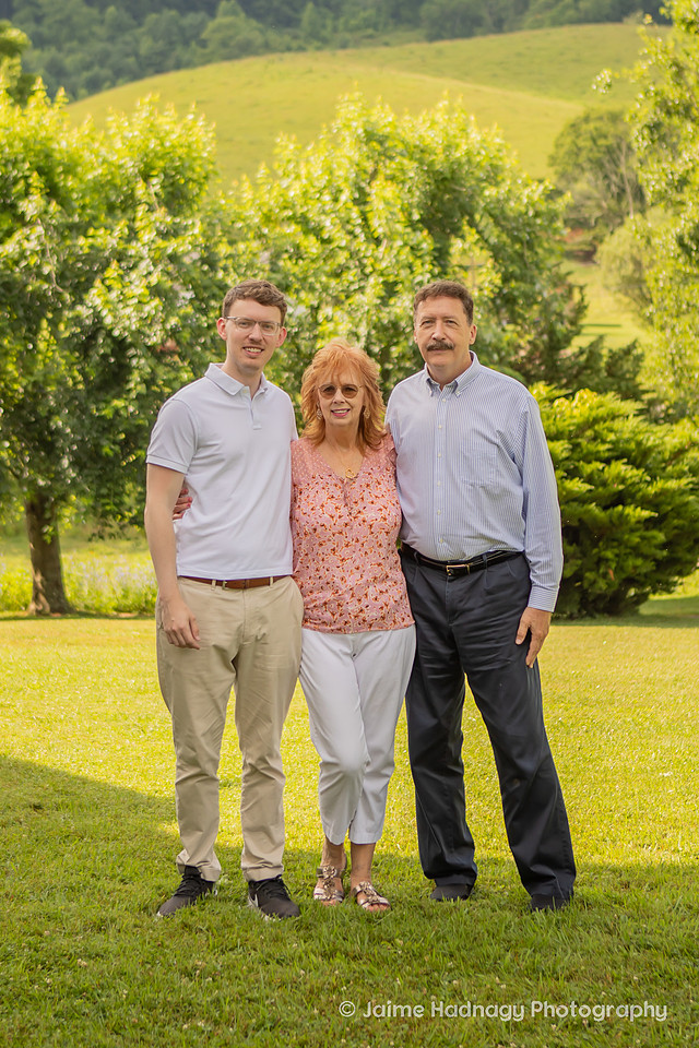 Extended Family Photo Shoot Large Group | Asheville Photographer