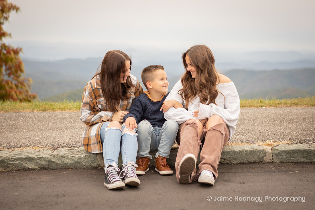 Family Photoshoot in the Mountains with Lots of Kids | Asheville Photographer
