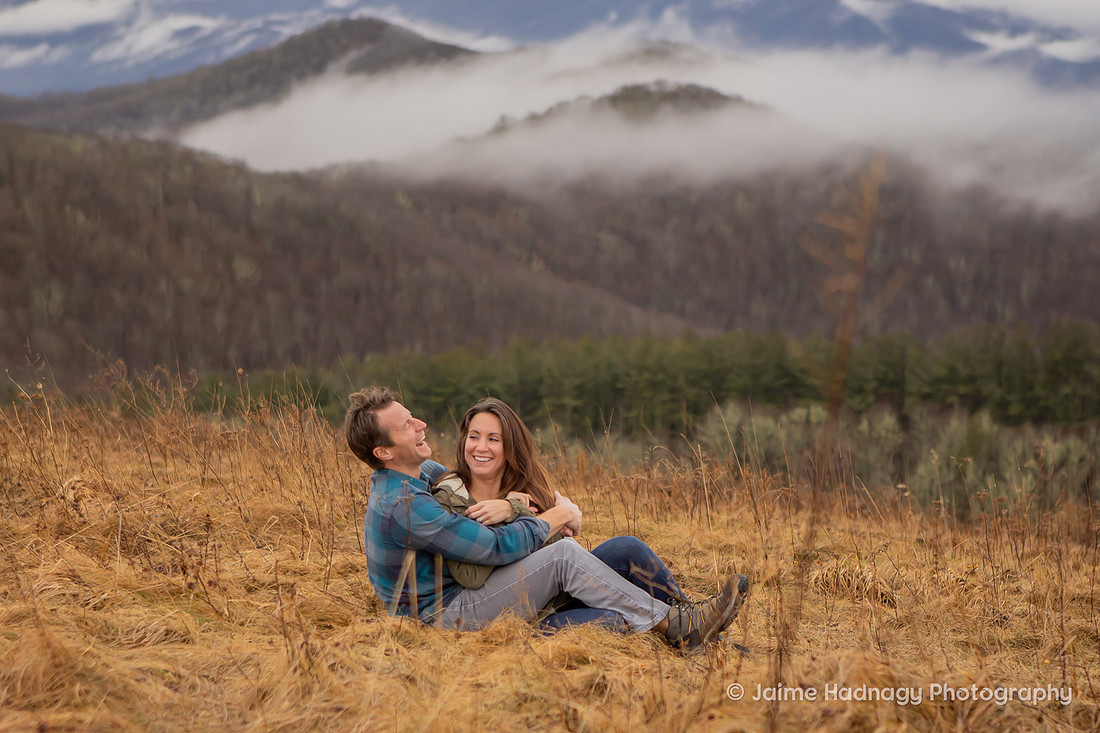 Couples Photos in the mountains | Asheville Photographer